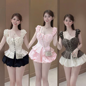 Sét áo chấm bi nhún quai đính khuy ngọc phối quần sooc bí BYJOLIE