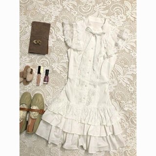 <![CDATA[Ｊｕｍｐｓｕｉｔ Ｖáｙ Ｂánh Phong Cách Tây Âu Retro Ren - Size Lớn]]>