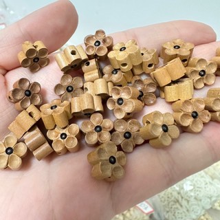 Gỗ Đào Năm Cánh Hoa Đào DIY Hạt Phụ Kiện Trang Sức Điện Thoại Di Động Dây Chuyền Vòng Tay Túi Treo Vòng Cổ Nguyên Bản XFDN