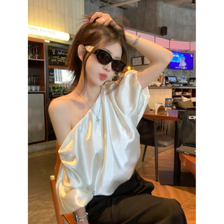 Một Vai Đơn Giản Thường Ngày Ngắn Tay Pháp Satin Cao Cấp 2026 Phong Cách Mới Rốn Lộn Vai Phồng Áo Thun Nữ Màu Be Mùa Hè Mỏng Hơn Nhìn Tất Cả