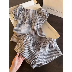 Áo tay phồng kẻ sọc cổ điển + Quần short thường ngày có thể mặc bên ngoài thon gọn hơn Bộ đồ ngủ gia đình thời trang