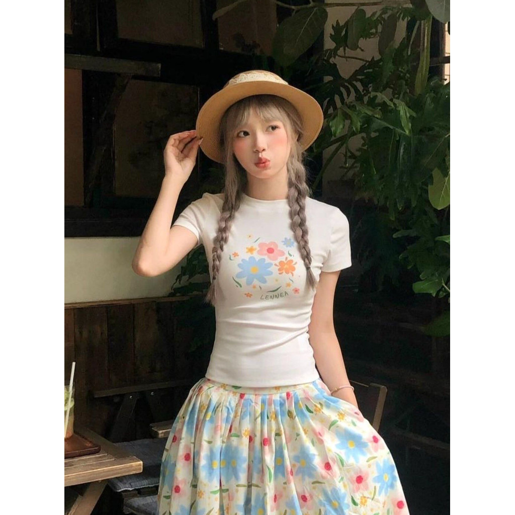 Áo Thun babytee Vai in hoa màu trắng Slim-fit phong cách ngắn
