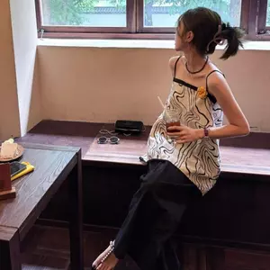 Áo Vest không tay phong cách kỳ nghỉ Bohemian Slimer Look Bottoming Áo sơ mi yếm Top nữ
