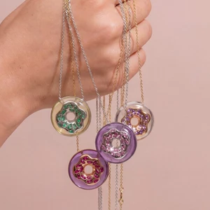 Vòng cổ phong cách Donut kết cấu tươi mát được làm bằng đồng nhẹ sang trọng Phong cách tinh tế