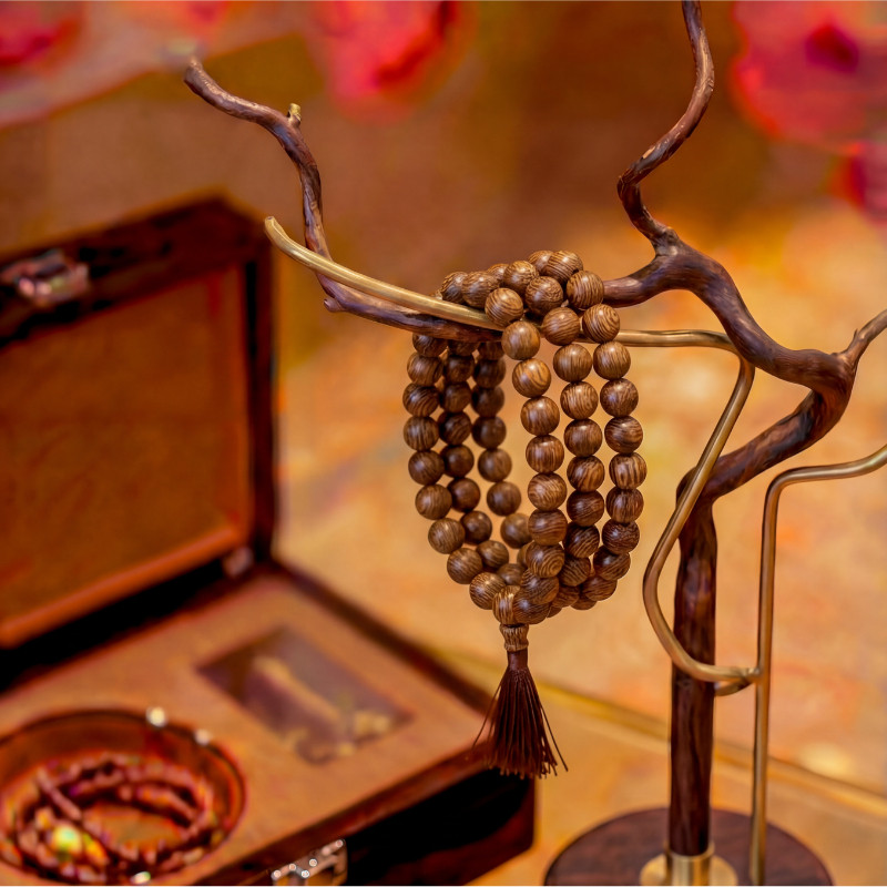 Vòng tay Trầm Hương chuỗi 108  mang lại may mắn và tài lộc cho người đeo 𝐬𝐡𝐚𝐧𝐠𝐡𝐚𝐢 𝐬𝐭𝐨𝐫𝐞.