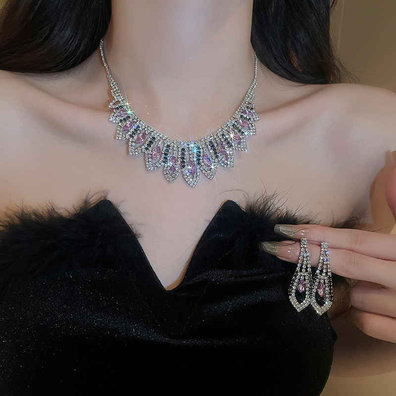 Bộ trang sức đính đá hình giọt nước mạ bạc, sang trọng - perfect cho cô dâu