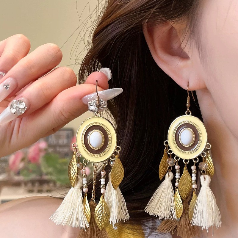 Phong cách dân tộc Bohemian Bông tai bện cổ điển 2026 Bông tai tua rua lông vũ phong cách mới