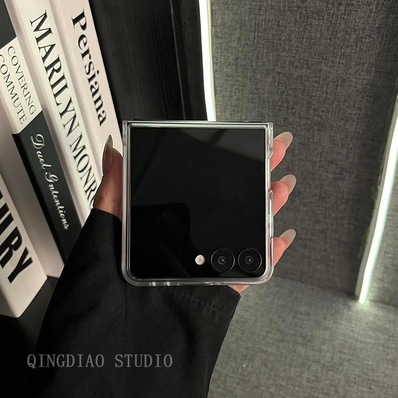 Thích hợp cho thiết kế vỏ điện thoại graffiti hình gương Samsung Galaxy Z Flip 7 / Z Flip 6 Bao gồm dây buộc và vỏ cứng gấp; vỏ bảo vệ tương thích với Z Flip 7 / 6 / 5 / 4 / 3 / 5G.