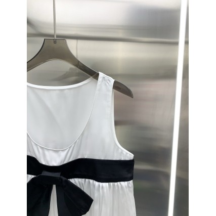 Áo Vest sọc đen trắng mới dành cho nữ