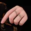 Nhẫn nữ cá tính từ gỗ đàn hương và zircon, họa tiết cổ điển La Mã với rãnh hoa