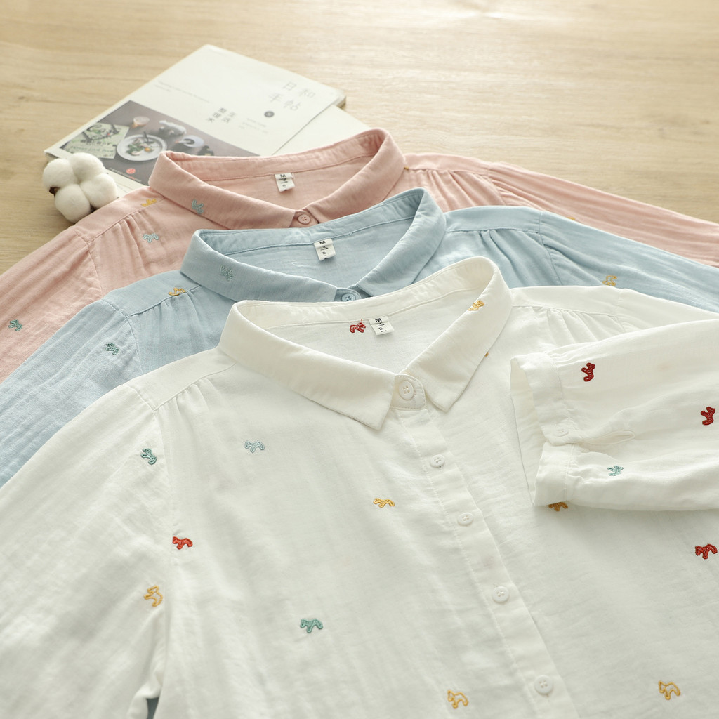 Áo sơ mi nữ cotton cao cấp, thiết kế thêu ngựa văn học mềm mại, phù hợp mặc hàng ngày