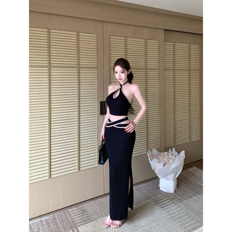 [Thời gian giới hạn Seckill] Phong cách Hot Girl Màu sắc tương phản Rỗng Dây đeo cổ nữ Mùa hè Váy hông gợi cảm Bộ đồ xẻ váy
