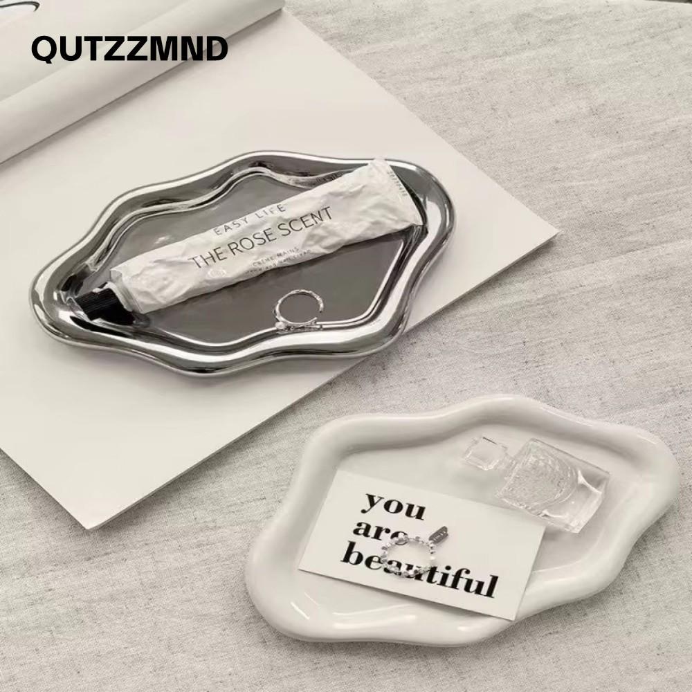 Tấm lưu trữ QUTZZMND, Khay đựng đồ trang sức bằng nhựa hình đám mây, Đồng hồ đựng đồ trang sức Mini sang trọng nhẹ / Lưu trữ chìa khóa