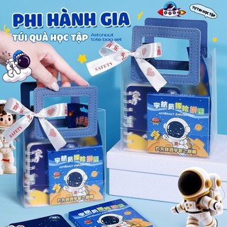 Hộp Quà Tặng Trong Suốt Dễ Thương – Văn Phòng Phẩm Mini Cho Bé Kèm Sổ Mini Sáp Màu Tặng 1/6 Quà Sinh Nhật