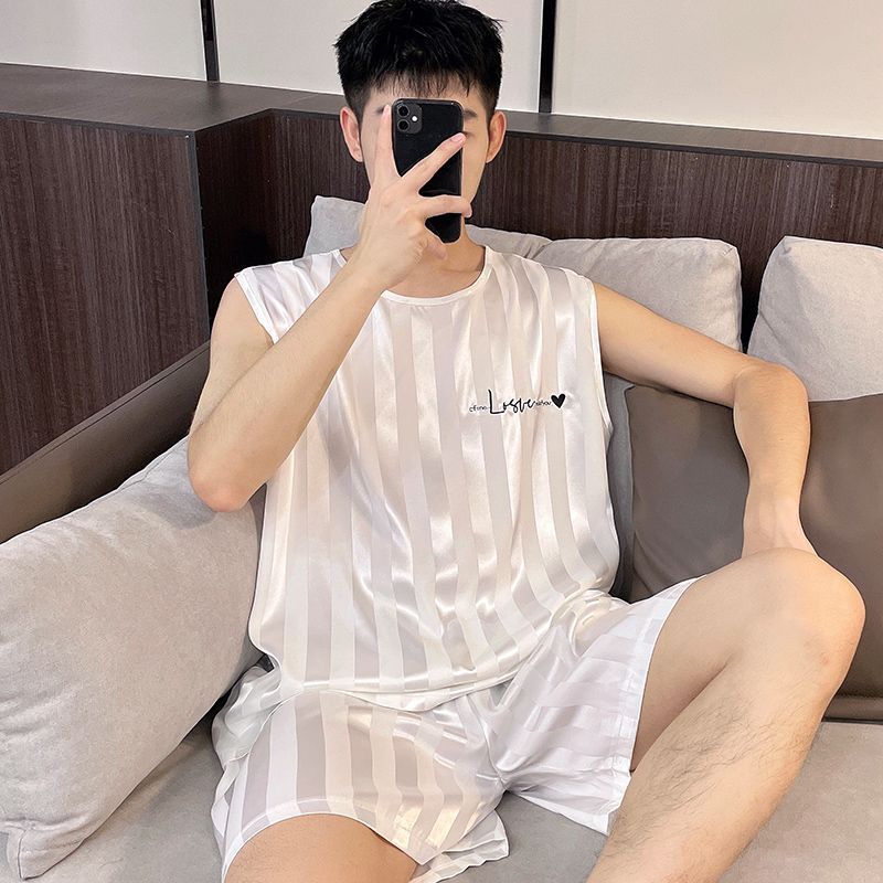 Bộ đồ ngủ lụa dáng rộng cho nam, phù hợp mùa hè với thiết kế không tay và thoáng mát
