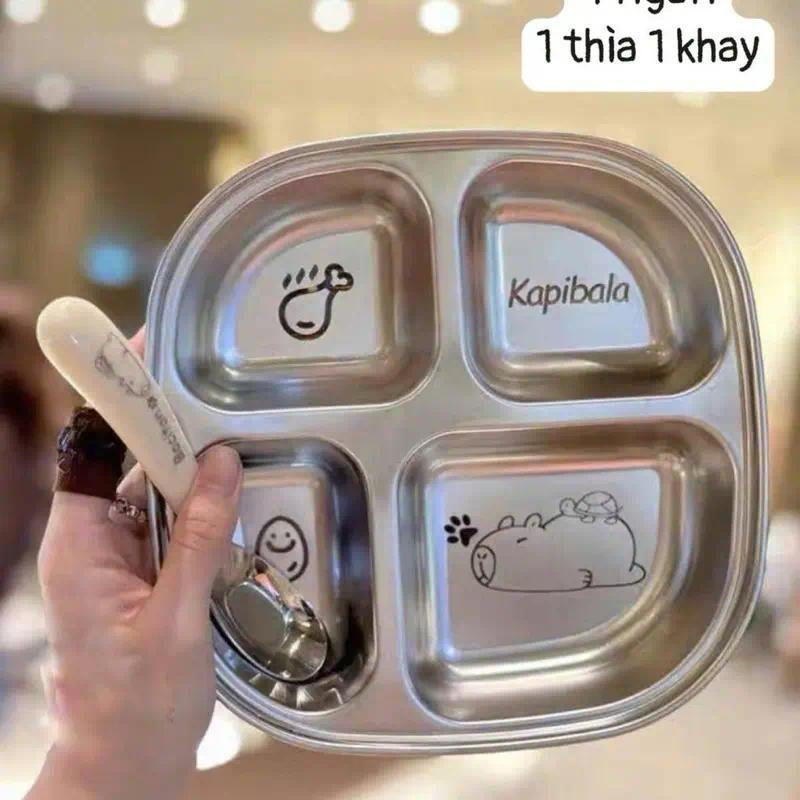Khay Ăn 3 Ngăn Hình Cappybara Cho Bé Kèm Thìa Inox Bộ Khay Ăn 3 Ngăn Tặng 1 Thìa.An Toàn Cho Bé