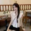 Cổ búp bê ngọt ngào Tay bay nhỏ xếp li Thiết kế giảm tuổi thon gọn hơn Áo sơ mi dáng rộng Áo sơ mi ngắn