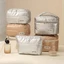Túi đựng đồ trang điểm Quilted FAVORITEGOODS, Túi đựng mỹ phẩm dung tích lớn cầm tay, Túi đựng đồ giặt chống nước chống sốc đa chức năng dành cho nữ Cô gái