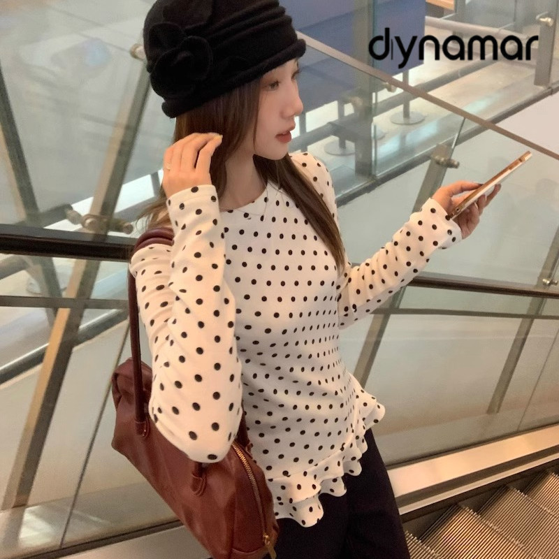 【dynamar】HÀNG CÓ SẴN-Áo thun dài tay chấm bi kiểu dáng ngọt ngào, viền bèo nhún, cổ tròn dành cho nữ.