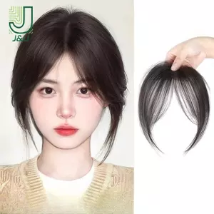 Topper tóc giữa với fringe giả, dễ gắn và tháo rời, phù hợp phụ nữ muốn thêm vẻ tự nhiên cho mái tóc của mình.