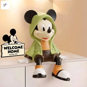 Hình áo gió Mickey - Trang trí tủ TV phòng khách sang trọng cho lối vào