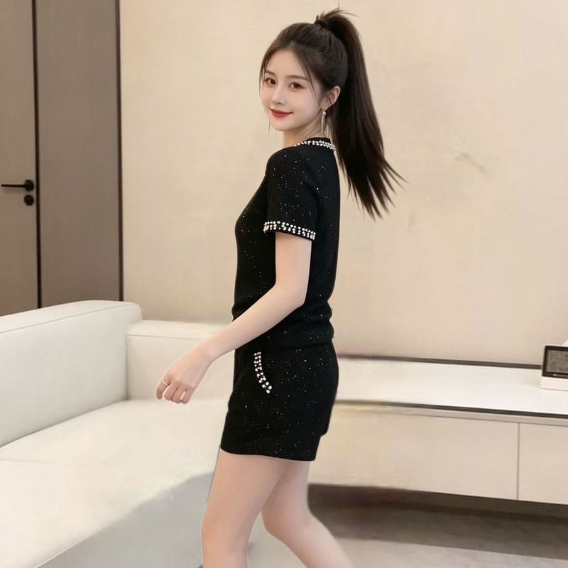 2026 Hạt Kích Thước Lớn Thời Trang Cao Cấp Kim Sa Lấp Lánh Hai Mảnh Bộ Mùa Hè Bao Bụng Phong Cách Phương Tây Mẹ Ôm Hơn Nhìn Tính Khí