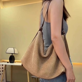 Túi đeo vai đi biển dệt Raffia mùa hè