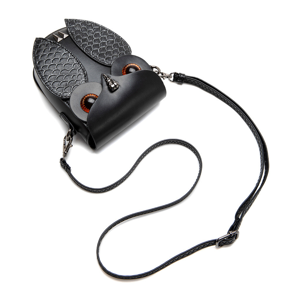 Authentic new women's bag in European and American punk style, women's shoulder and crossbody bag with creative snake pattern and anchor-head eagle design, handbag