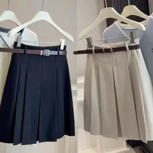 Váy xếp ly cạp cao ôm sát hơn đi lại phù hợp