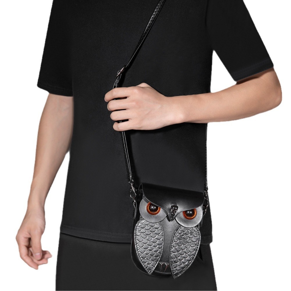 Authentic new women's bag in European and American punk style, women's shoulder and crossbody bag with creative snake pattern and anchor-head eagle design, handbag
