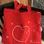Túi Tote đơn giản dung tích lớn Corduroy Apple Thêu Retro Tất cả các trận đấu Túi đeo vai đi lại mùa xuân di động