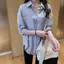 Áo sơ mi nữ mùa hè Áo sơ mi sọc dọc phù hợp với phong cách BF cổ áo POLO giữa tay phong cách nữ hàng đầu phong cách mỏng