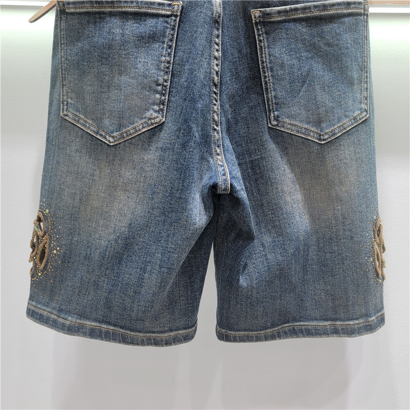 Thời Trang Cao Cấp Denim Năm Điểm Quần 2026 Nữ Mùa Hè Phong Cách Mới Ôm Hơn Nhìn Rời Rỗng Hoa Thêu Quần Ống Thẳng