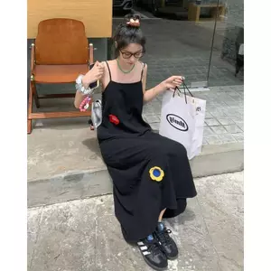 Đầm đeo chéo Sweet Plus Size Summer Fat mm Váy hoa màu đen dáng rộng