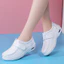 Hàng sẵn có Giày Y Tá Thời Trang Mùa Xuân 2026 Phổ Biến Phong Cách Mới Nữ Velcro Đế Dày Giày Làm Việc Y Tế Một Mảnh Lô Hàng V4M3