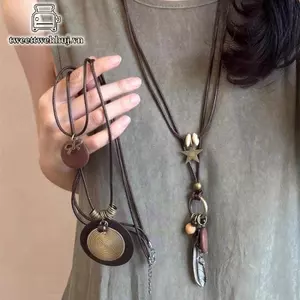Nhíp cổ điển boho với kim loại và lông vũ, dây xích mặt dây chuyền handmade dành cho nữ