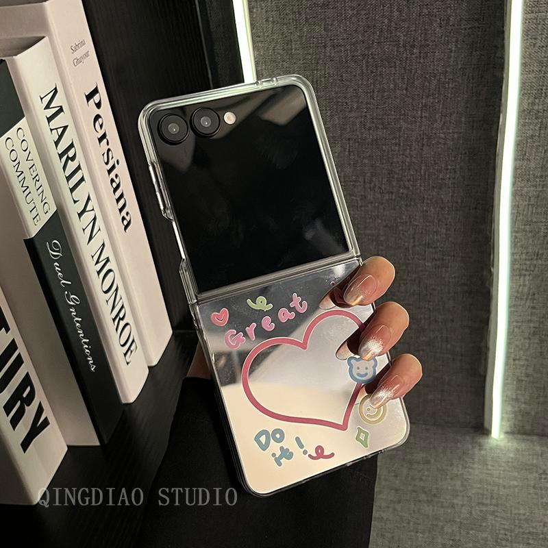 Thích hợp cho thiết kế vỏ điện thoại graffiti hình gương Samsung Galaxy Z Flip 7 / Z Flip 6 Bao gồm dây buộc và vỏ cứng gấp; vỏ bảo vệ tương thích với Z Flip 7 / 6 / 5 / 4 / 3 / 5G.