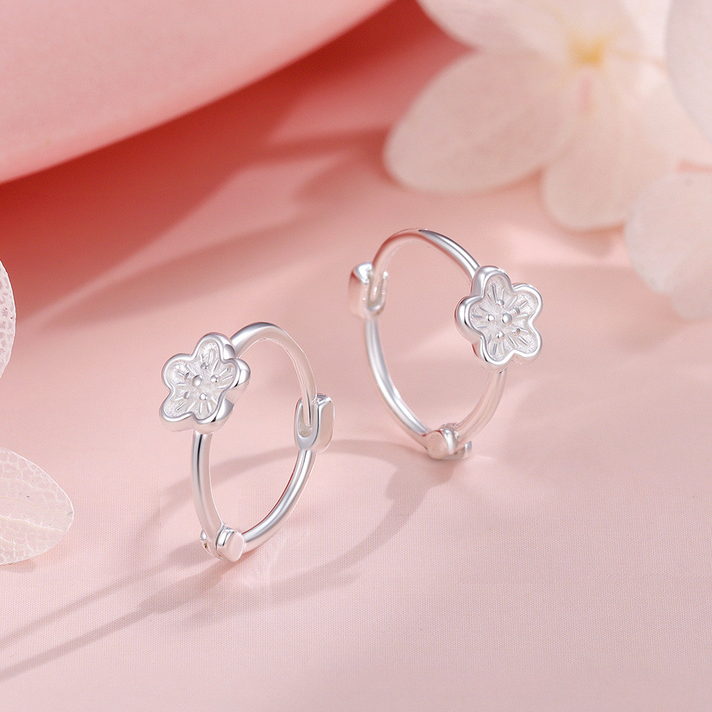 Bông tai màu bạc anh đào phong cách thời trang