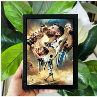 Tranh Poster Để Bàn Cầu Thủ Bóng Đá Lionel Messi (M10) tráng gương đóng khung