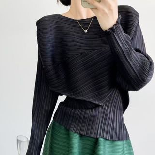 Miyake Áo Sơ Mi Xếp Ly Mới Mẻ, Form Ôm Tạo Eo Thon Gọn
