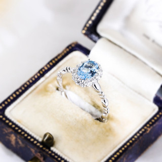Nhẫn aquamarine hình bầu dục cho nữ, tone màu xanh topaz