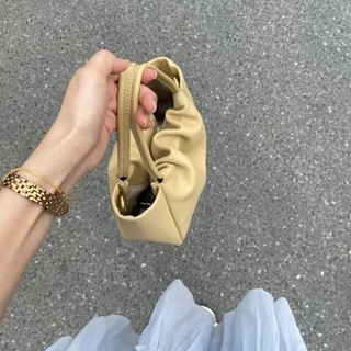 Túi dây chuyền Mini nơ thiết kế thích hợp