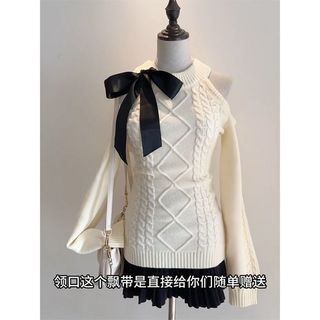 Áo len nữ mềm mại thiết kế mới với nơ sáp và chi tiết ren dây retro phù hợp mùa thu đông.