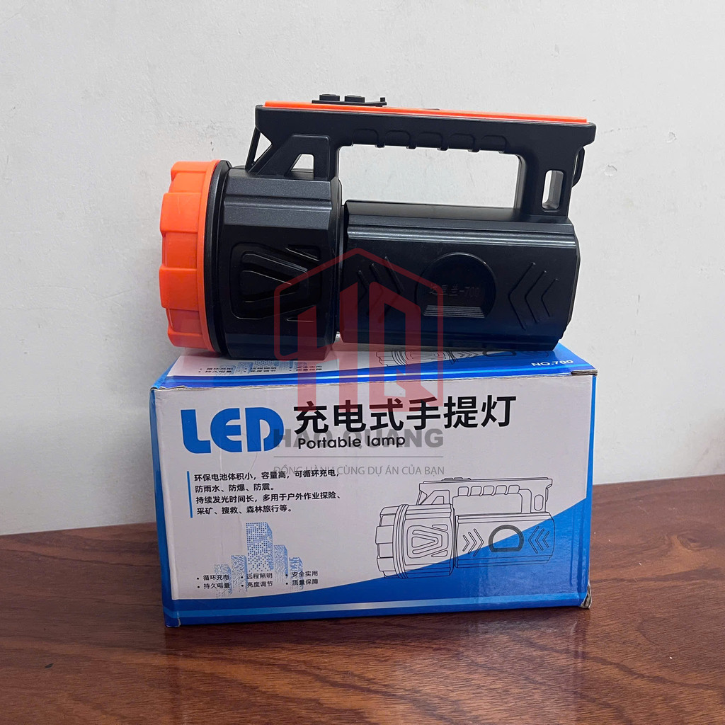 Đèn Pin Cầm Tay LED Công Suất Cao – Xoay Tầm Xa, Siêu Sáng, Dùng Ngoài Trời