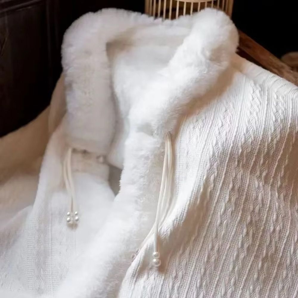 Áo khoác lông thú mùa đông cổ chữ V, chất liệu fleece bền bỉ, phù hợp làm mantelet và khăn choàng ngắn