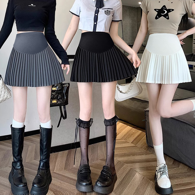 Trang phục bà bầu thời trang với váy xếp ly mùa hè
