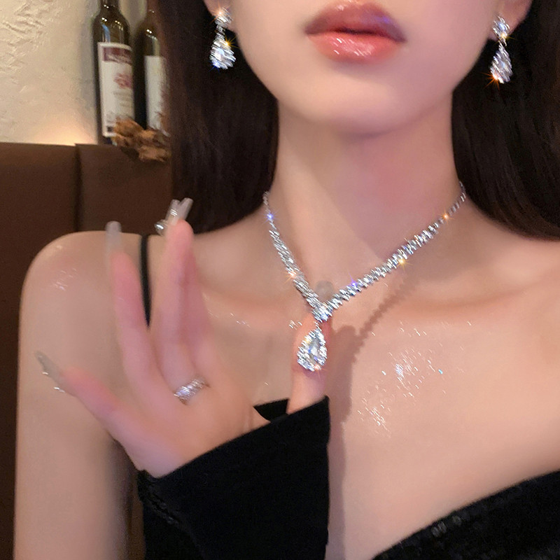 Bộ trang sức hình giọt nước kim cương Váy dạ hội Vòng cổ Bông tai Giá cả phải chăng Phụ kiện sang trọng dành cho nữ