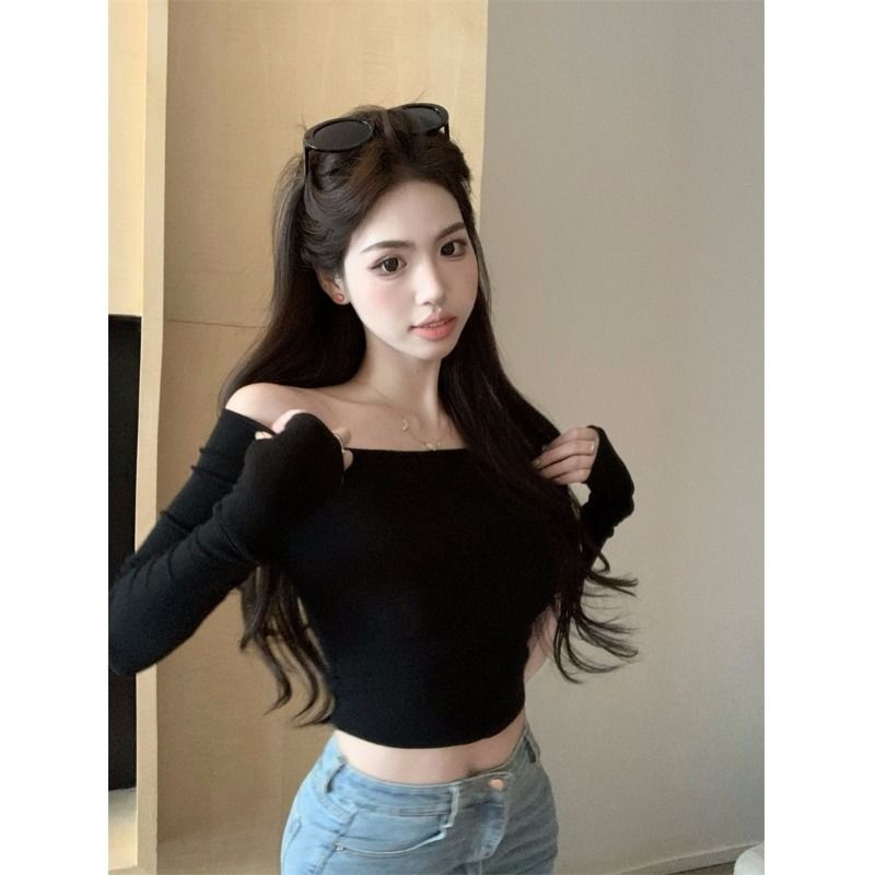 Áo sơ mi nữ dài tay mùa thu, thời trang mới nhất với thiết kế lệch vai giúp bạn trông thon gọn quyến rũ.