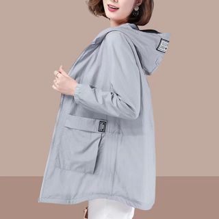 Áo khoác mỏng nhẹ phối mẫu cho mẹ - Thoải mái mùa hè, chống tia UV, chống nắng tốt, mát mẻ cả ngày
