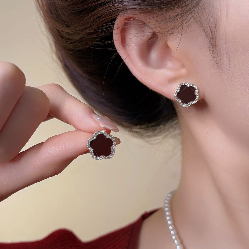 Bông tai nữ hoa đỏ thu đông Bông tai phong cách mới đơn giản